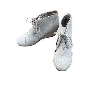 TOM’s Women’s Sue￼de Tan Lace Up Wedged Bootie Size 6.5